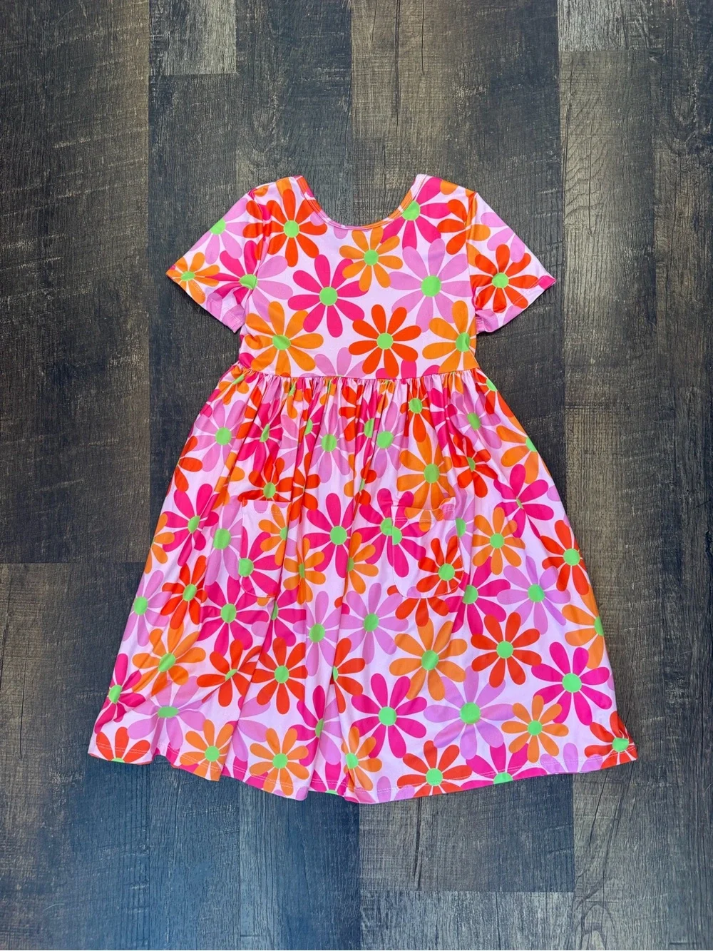 Mila & Rose RETRO DAISIES S/S POCKET TWIRL DRESS NWOT
